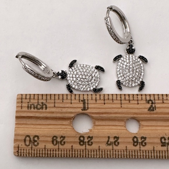 🐢925 Sterling silver turtle cz stones hoop earrings - Picture 3 of 5